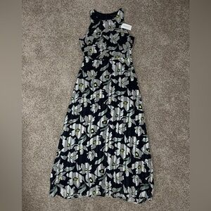 Banana Republic Maxi Navy Floral Dress 
Size: 2 Petite